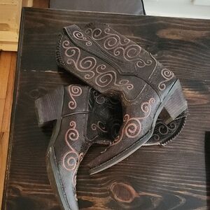 Ariat Brown Textured Boots